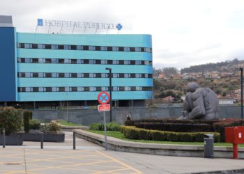 El Cunqueiro ya luce el cartel de «hospital público» que costó 48.260 euros