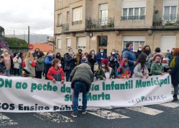 A comunidade educativa do Picacho de Vigo rexeita trasladar a Escola Santa Marta as súas instalacións