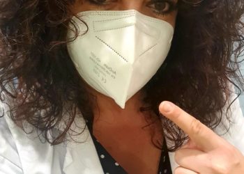 La jefa del Cunqueiro cesada por usar mascarillas: «Es el primer día, once meses después, que me dan una FFP2»