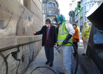 Vigo movilizará a policías de paisano para pillar in fraganti a grafiteros en la calle
