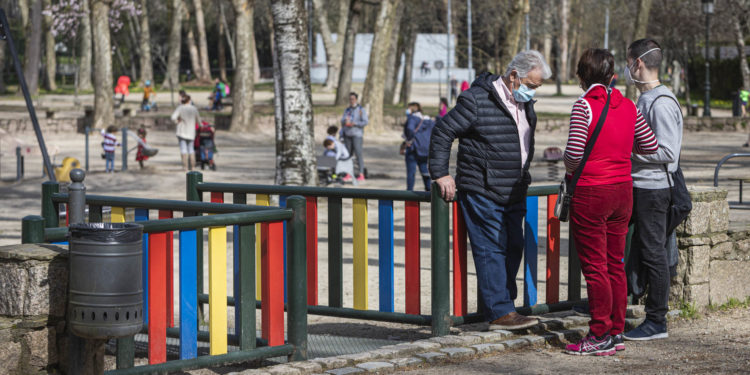 Vigo sale en estampida para disfrutar de un día primaveral en playas, parques y terrazas