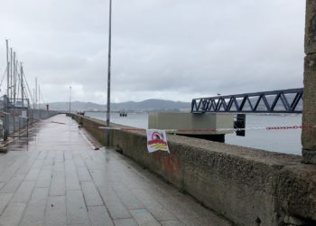 La borrasca «Karim» obliga a cerrar los paseos marítimos del Puerto de Vigo y Samil