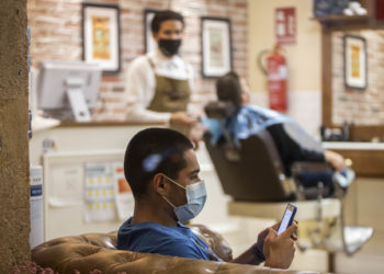 El sector de la peluquería y la estética de Vigo pide una rebaja del IVA al 10%