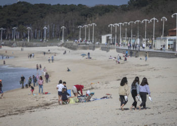 Vigo sale en estampida para disfrutar de un día primaveral en playas, parques y terrazas