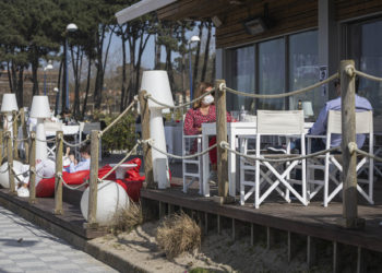 Vigo sale en estampida para disfrutar de un día primaveral en playas, parques y terrazas