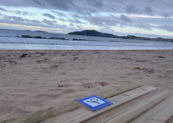 Praia América, con solarium accesible e inclusivo