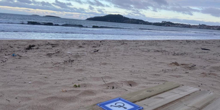 Praia América, con solarium accesible e inclusivo