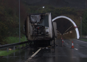 Quince días sin túnel de A Cañiza: 23 kms por la N-120, pinchazos y accidentes