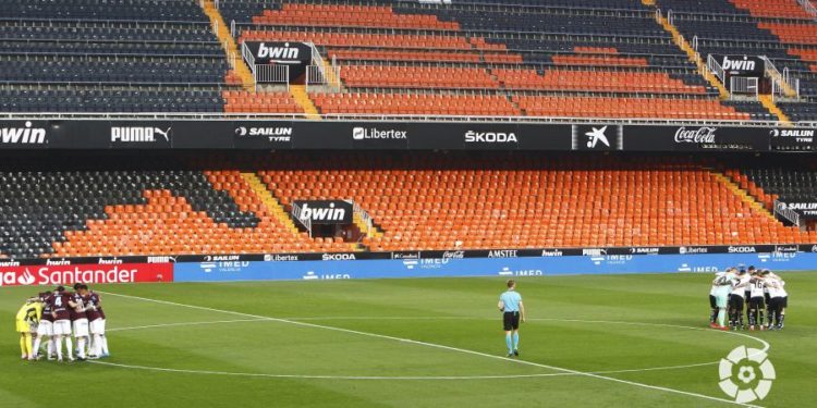 El Celta descubre en Valencia una nueva norma: piscinazo con garantía VAR