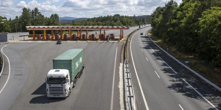 La Xunta propone abaratar la AP-9 con viajes de vuelta gratis cada día y descuentos adicionales a la ida