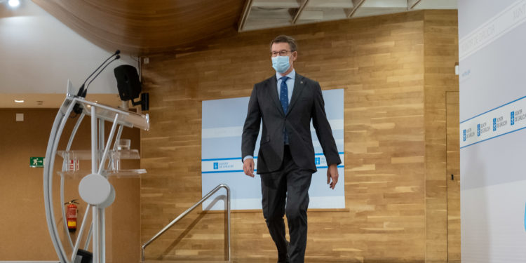 Feijóo pide a la dueña de DomusVi que dé explicaciones sobre su vacunación si no tiene contacto con residentes