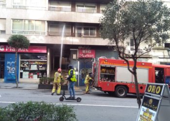 Un incendio en una vivienda de Urzaiz moviliza a los bomberos de Vigo