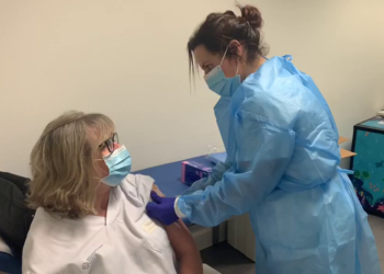 Los mayores de 80 años del área de Vigo reciben las primeras llamadas del Sergas para vacunarse