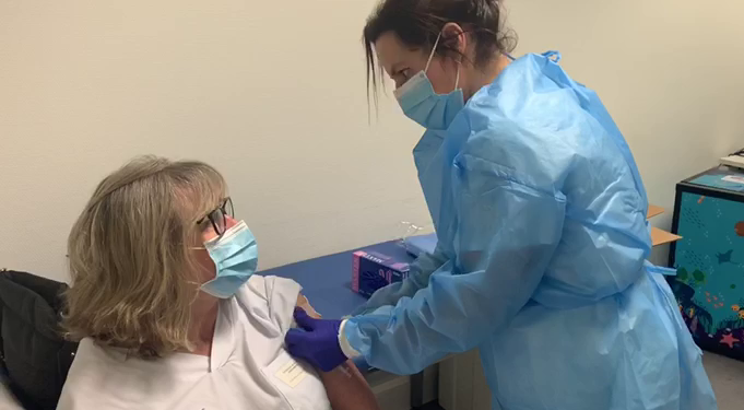 Los mayores de 80 años del área de Vigo reciben las primeras llamadas del Sergas para vacunarse
