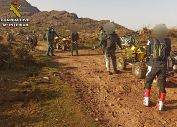 Treinta multas a motos y quads en controles de acceso a montes del Val Miñor