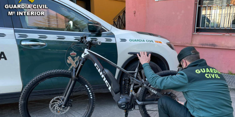 Detenido por el robo de una bici valorada en 3.800€ en una vivienda de A Guarda