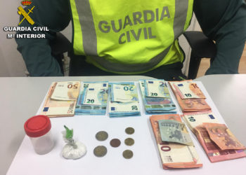 La Guardia Civil intercepta a un conductor en Cangas con 13 gramos de éxtasis