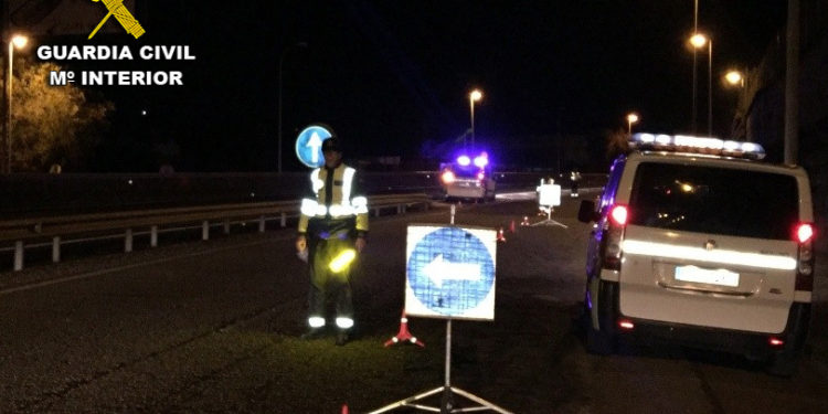 Una viguesa buscada por un juzgado se salta el toque de queda y es localizada en un control en O Porriño