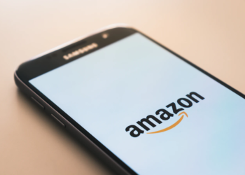 Comprar acciones en 2021: cómo invertir en Amazon