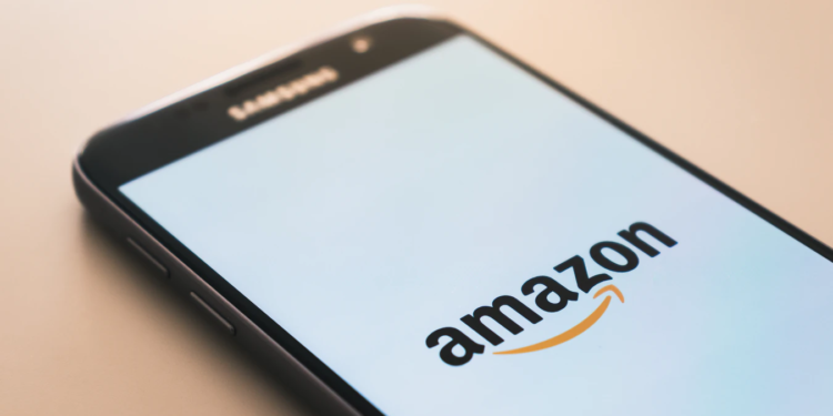 Comprar acciones en 2021: cómo invertir en Amazon