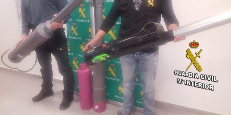 A juicio en Vigo por intentar vender bazucas caseros en Facebook