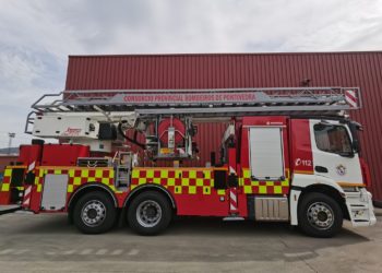 Novo vehículo pesado de rescate e extinción en altura para o parque de O Porriño