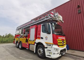 Novo vehículo pesado de rescate e extinción en altura para o parque de O Porriño