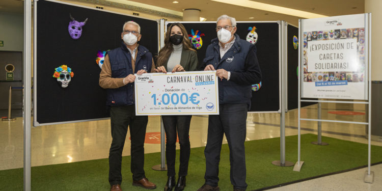 El Centro Comercial Gran Vía de Vigo dona 1.000 euros del concurso solidario de caretas al Banco de Alimentos