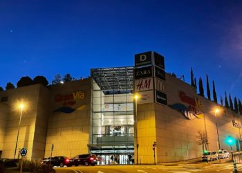 El Gran Vía de Vigo se sumó a la Hora del Planeta apagando parte de sus instalaciones