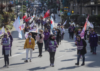 Vigo celebró con distancias y ambiente festivo la primera de sus marchas del 8M