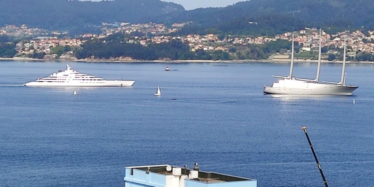 «Azzam» y «A», lucha de egos con 1.000 millones a flote en la ría de Vigo