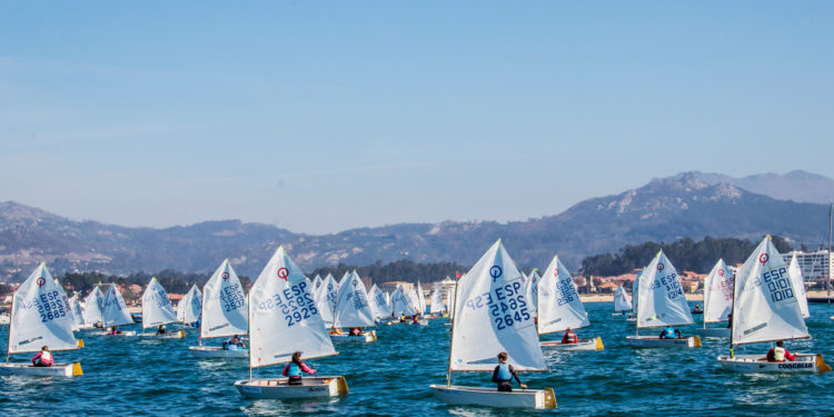 Baiona recibe a los mejores Optimist de España