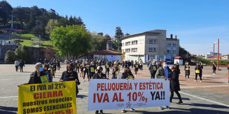 El sector de la peluquería y estética reclama en Vigo una reducción del IVA al 10%