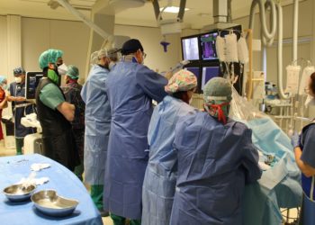 El Hospital Vithas Vigo implanta el primer dispositivo “mitraclip” en la sanidad privada gallega