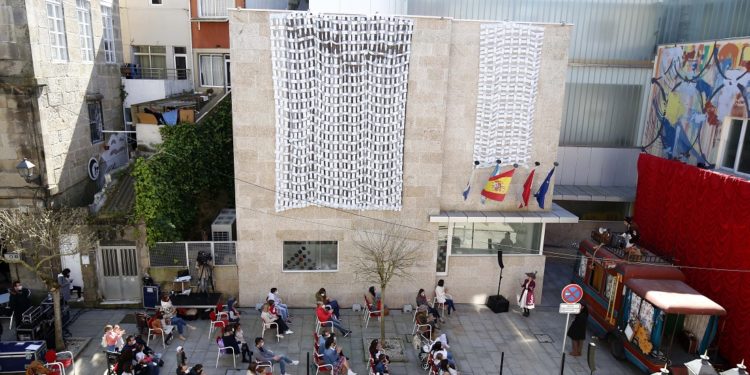 A sede da Deputación en Vigo convértese nun gran escenario de teatro