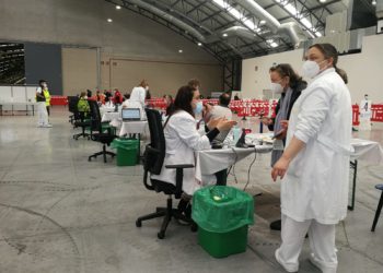 Vacunación masiva en Vigo… justo un año después