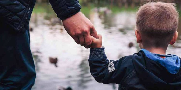 Ayuda por hijo a cargo: cuándo se cobra y cómo solicitarla