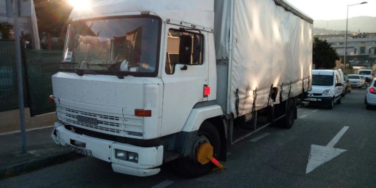 Cazado en Vigo un camión de «récord» con infracciones por valor de 12.000€