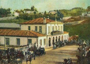 La prensa de A Coruña y Pontevedra arrecia contra el proyectado ferrocarril de Vigo