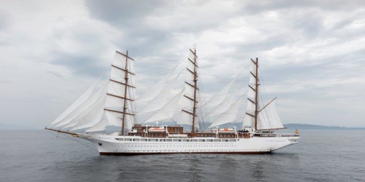 Vigo corona su goleta «Sea Cloud Spirit», la nueva joya clásica de los mares
