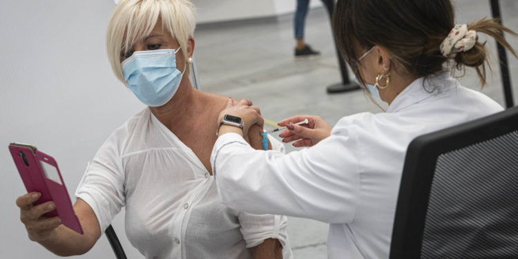 Sanidade cita a 23.000 personas más para un nuevo cribado en el área de Vigo