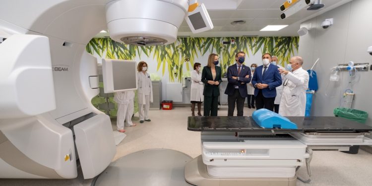 Sanidade fija ahora como prioridad la vacuna para el grupo de 65 a 69 años