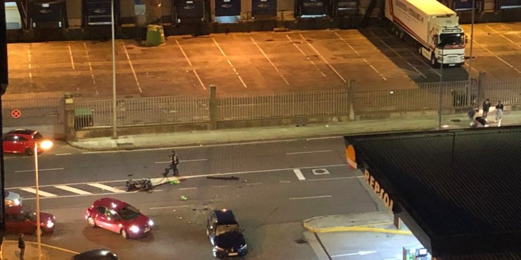 Grave accidente entre una moto y un coche en Vigo