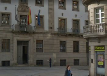 Catorce años de prisión por encañonar a la comisión judicial en un registro de su vivienda en Oia
