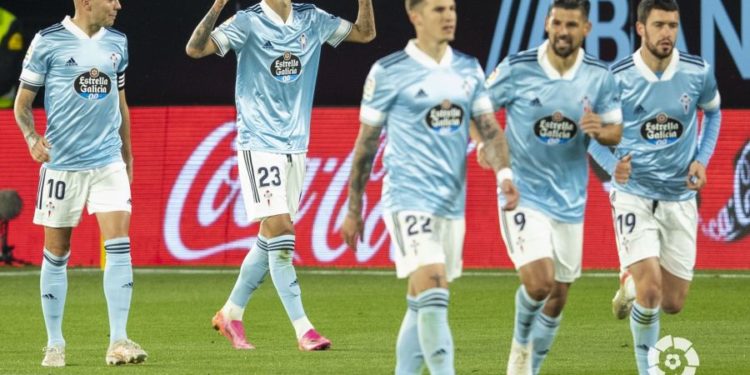 El Celta remata la faena pero no gana para sustos