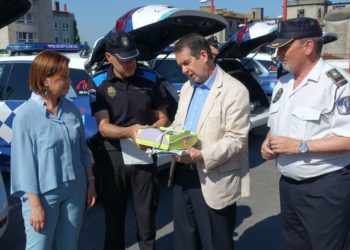 Vigo contrata por renting 17 vehículos híbridos para la Policía Local