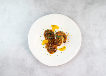 Delicias de pollo marinadas con salsa de naranja