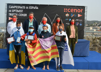 Canarias y Baleares se coronan en Baiona