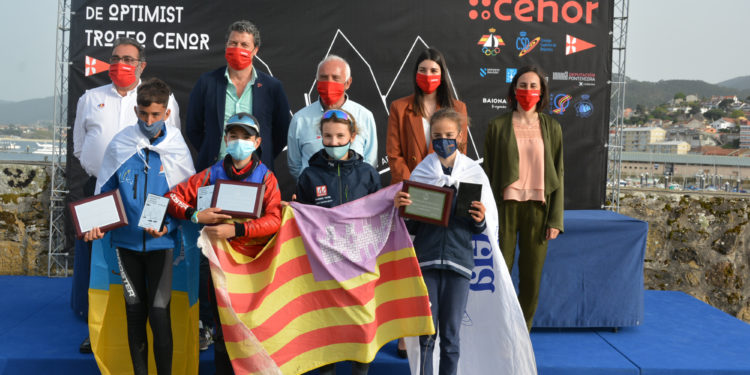 Canarias y Baleares se coronan en Baiona