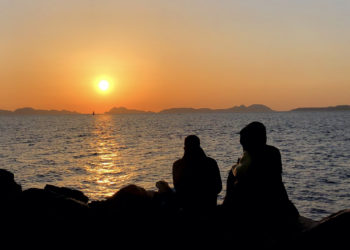 Esperando el atardecer en la ría de Vigo